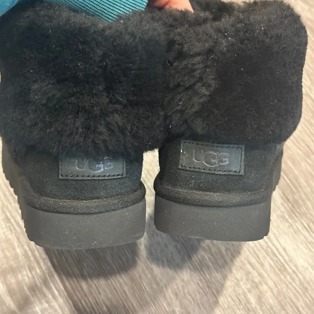 Ugg Black Classic Mini Fluff Shearling Sheepsksin Cuff Boot Sz 8 Cozycore Lounge